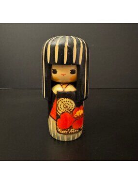 Handcrafted Japanese Kokeshi Doll With Painted Floral Kimono & Black Hair 5" Tal